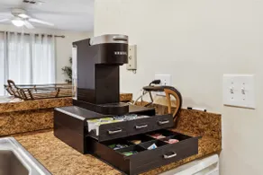 Free Parking-ONLY 3 min to UF, Downtown & Midtown! - Image 3