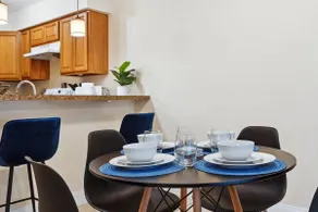 Free Parking-ONLY 3 min to UF, Downtown & Midtown! - Image 4