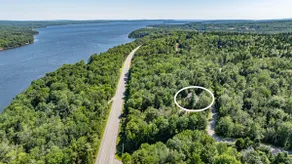 Coastal Getaway Near Sandy Point - Image 3