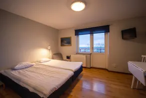 Studio apartment with balcony and ocean view - Image 3