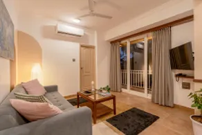 Staymaster Serafina - Spacious 1BR -AC -WiFi -TV - Image 2