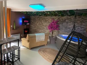Hot tub, Air conditioning and Terrace - Image 5