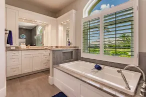 Luxury Waterfront Villa with Heated Pool & Dock - Image 4