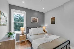 The Gallery - Designer 3BR - Downtown - Patio - Image 3