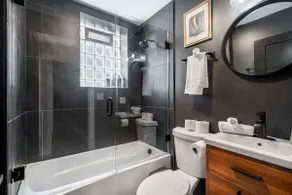 Spacious / New - 8BD/4BTH - Sleeps 16 + Garage! - Image 2