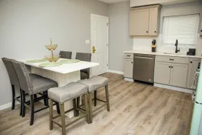 NEW Luxury apartment near Boston - Image 2