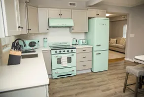NEW Luxury apartment near Boston - Image 5