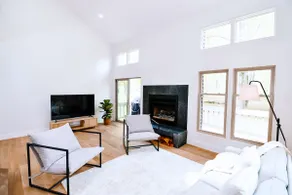 Luxe 2-Bed/2.5-Bath: Sleeps 8, Breakfast/Ski/Views - Image 2