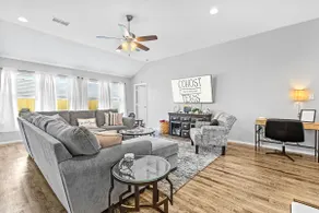Winter Savings | Dyess | Pets OK | Lux | Sleeps 8 - Image 5