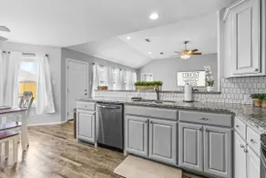 Winter Savings | Dyess | Pets OK | Lux | Sleeps 8 - Image 4