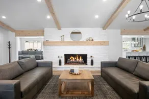 The Rising Ranch ”Brick House” - Image 2