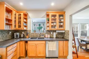 Charming Queen Anne Retreat - Image 5