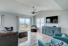 Charm Getaway - Oceanfront family home in a quiet stretch of Surf City ! - Image 3
