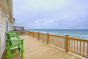 Charm Getaway - Oceanfront family home in a quiet stretch of Surf City ! - Image 5