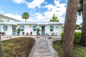 Seven Palms Beach Retreat @ Jax Beach - Image 4