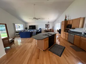 Lakefront Escape +Guest Suite by Tullymore/St Ives - Image 3
