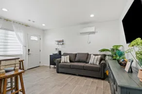 1BR-1B Near LAX, SoFi, Disney - Image 5