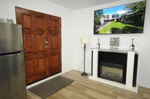 Modern Guest home In North Vancouver - Image 5