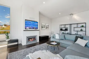 Luxury Retreat - Matakauri - Image 4