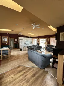 Spacious 4 Bedroom Apartment - Image 3