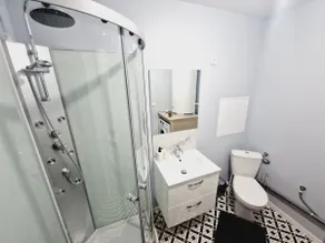 Charming 2-bedroom, fully-equipped - Image 5