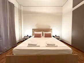 Stylish Downtown Apartment - Image 3
