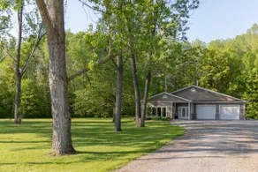 20% OFF ~Private Oasis: Cottage+Trailer on 5 Acres - Image 5