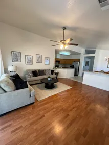 Cozy 4 Bedroom Family Getaway - Image 3