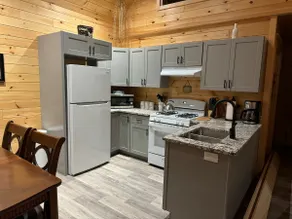 White Rock Cabin #3 - Image 4