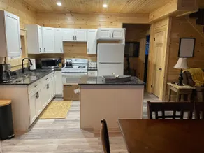 White Rock Cabin #5 - Image 3