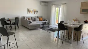 Golden Flower Luxury Apartment - Image 2
