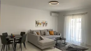 Golden Flower Luxury Apartment - Image 4
