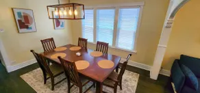 2 BDRM Quiet Berwyn Apt w/ Free Garage - Image 5