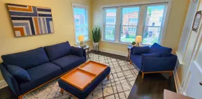 2 BDRM Quiet Berwyn Apt w/ Free Garage - Image 3