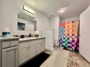 Swanky, Funky, Groovy, loft space Cincinnati, Ohio - Image 5