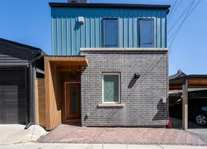 Junction Private Laneway Suite with Backyard - Image 4