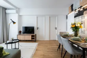 Superb River Views 2BR Flat | Top Location - Image 4