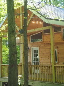 Spruce Hollow Retreat - Image 4