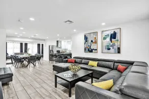 Seaside Oasis in Hollywood Lakes near the Beach - Image 5