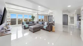 Amazing Beachcomber's Paradise - Image 4