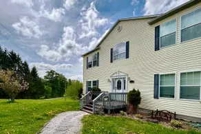Large country home - Image 3