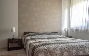 Apartment with private parking-Family residence - Image 4