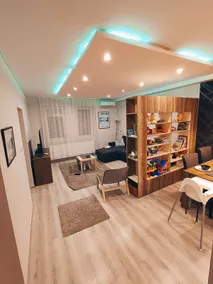 Apartment with private parking-Family residence - Image 2