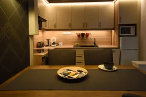 Apartment with private parking-Family residence - Image 3