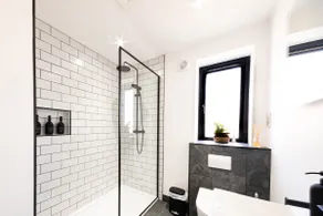 Modern bungalow near Goodwood - Image 3