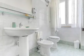 Three-room apartment in Latina in the center - Image 5