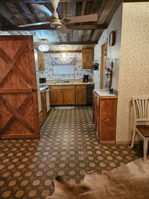 His Cabin, Her Cottage - Image 5