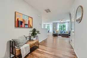 King Bed - Townhome in University Area - Image 4