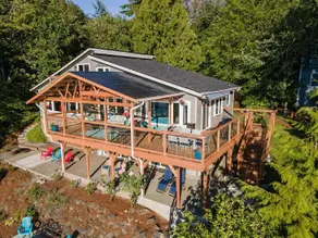 Serene Inlet Waterfront Olympia Beach House - Image 2