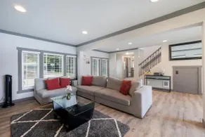 Serene Inlet Waterfront Olympia Beach House - Image 4